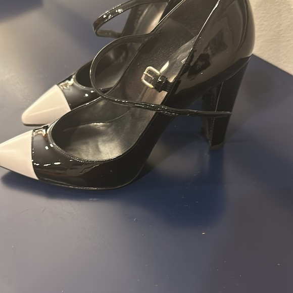 Stuart Weitzman Black and White Patent Leather Pump - Picture 8 of 12